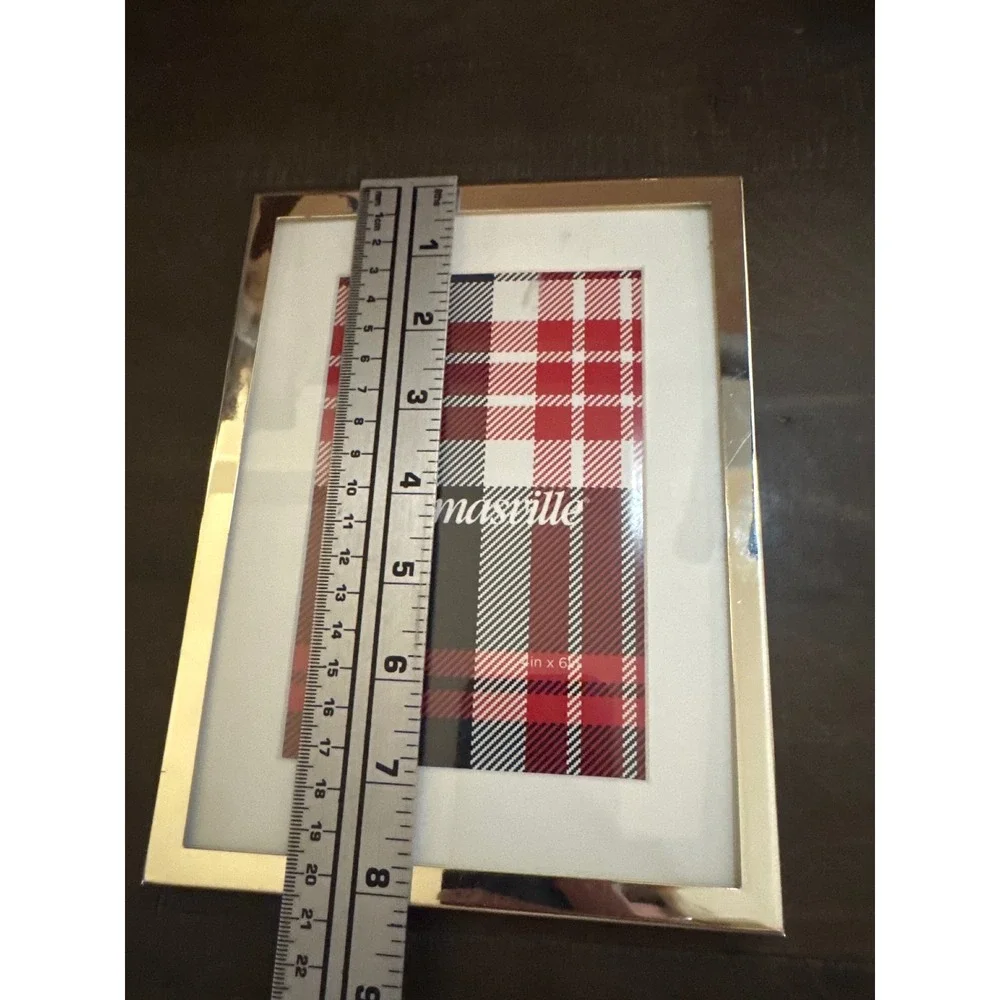 Thomasville Polished Silver Tone 4x6 Picture Frame Modern Velvet Back Tabletop